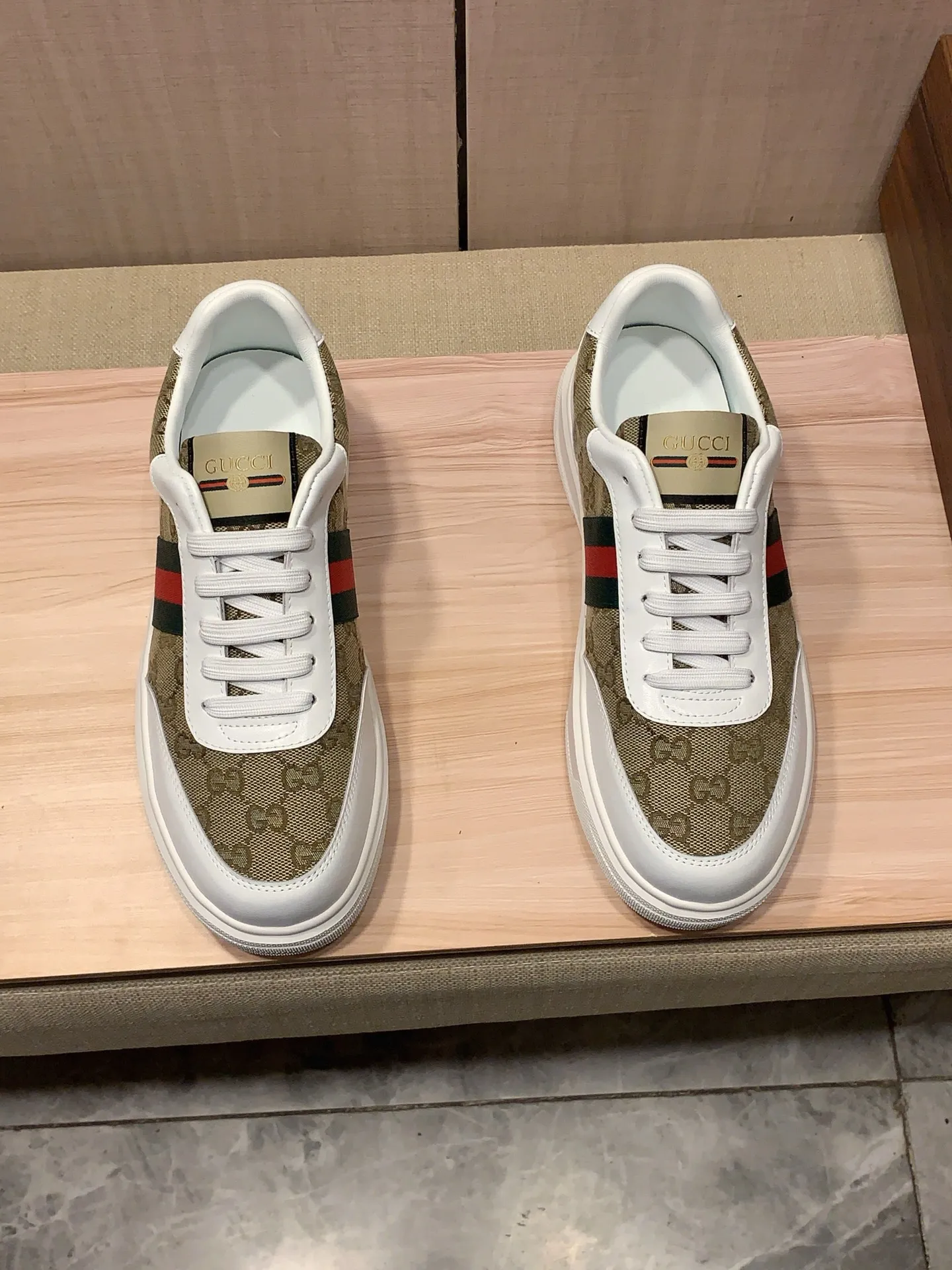 Men's Men's Shoes💰420💰💰🎩🎩[Lightning][Lightning] "Gucci*" The latest and most popular casual shoes, top brand [seduce] luxury ~ purchasing agency, top ~ quality. [Strong] The upper is made of imported breathable cowhide with material ➕ breathable sheepskin feet (•) and fine workmanship. The original stylish and stylish soft rubber wear-resistant and non-slip outsole is light and comfortable on the feet. The real thing looks better when photographed in person. 111: code: 38-44, 3️⃣ colors selected